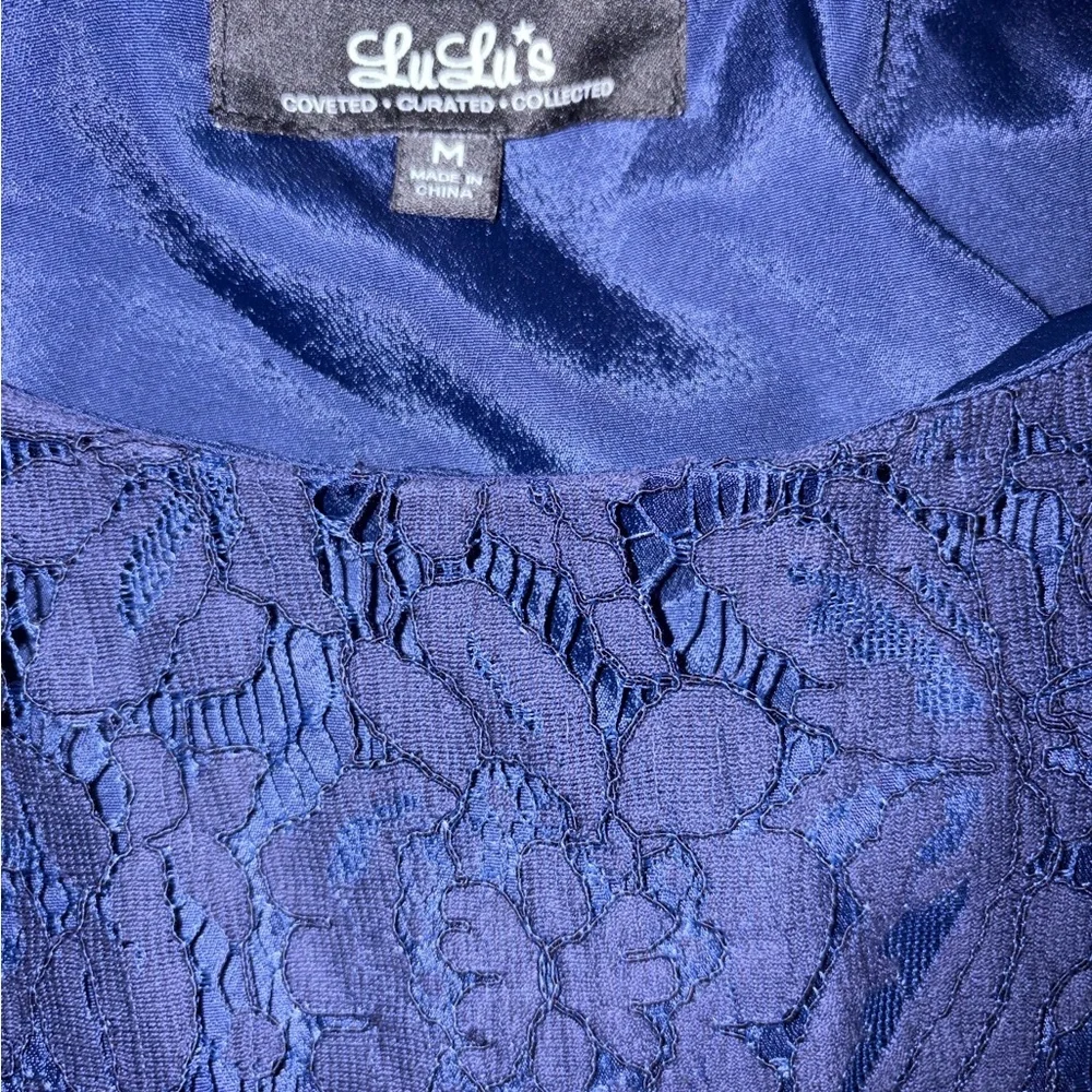 Lulu's Sleeveless Navy Blue Floral Lace Peplum Top -EUC - Picture 6 of 6